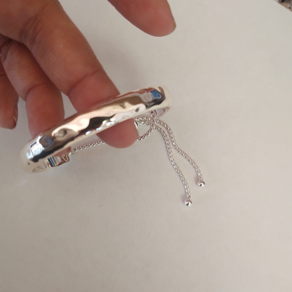 Pressed silver bangle brand new, gorgeous! - Picture 3 of 4